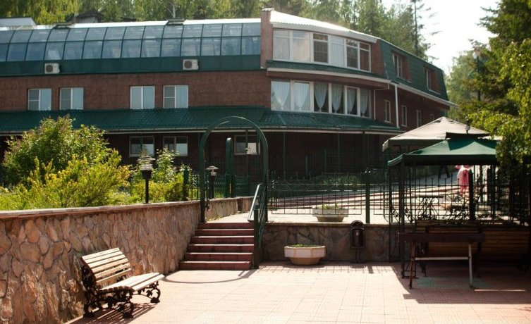 Гостиница Solnechny Bereg Zagorodny Club Среднеуральск-13